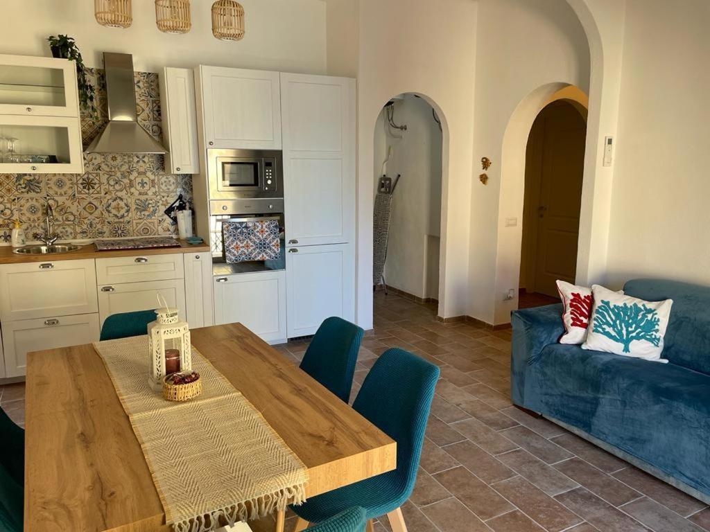 Maddy House - 50 Mt Dal Mare